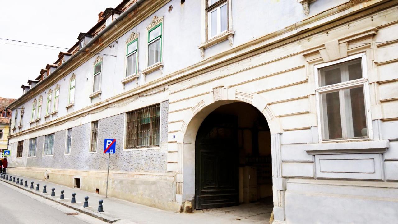 Fancy Flats Apartment Sibiu Bagian luar foto