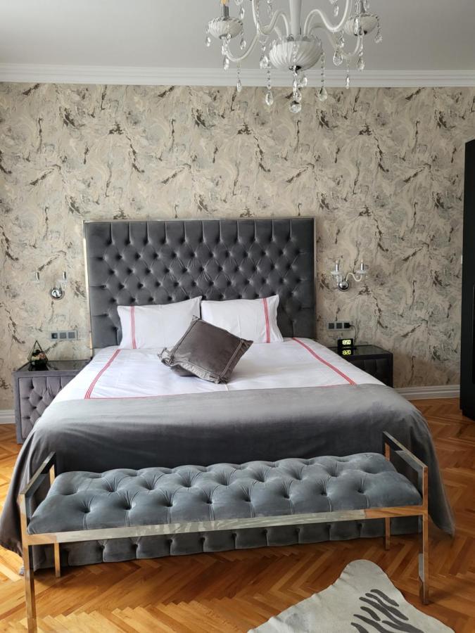Fancy Flats Apartment Sibiu Bagian luar foto