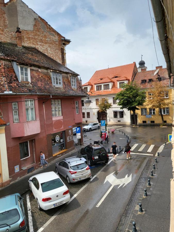 Fancy Flats Apartment Sibiu Bagian luar foto