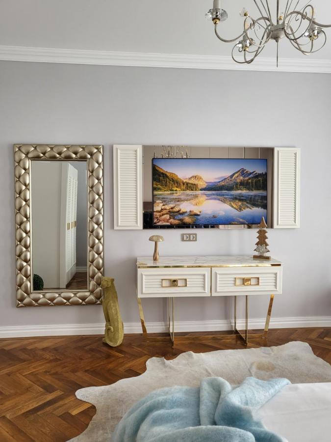 Fancy Flats Apartment Sibiu Bagian luar foto