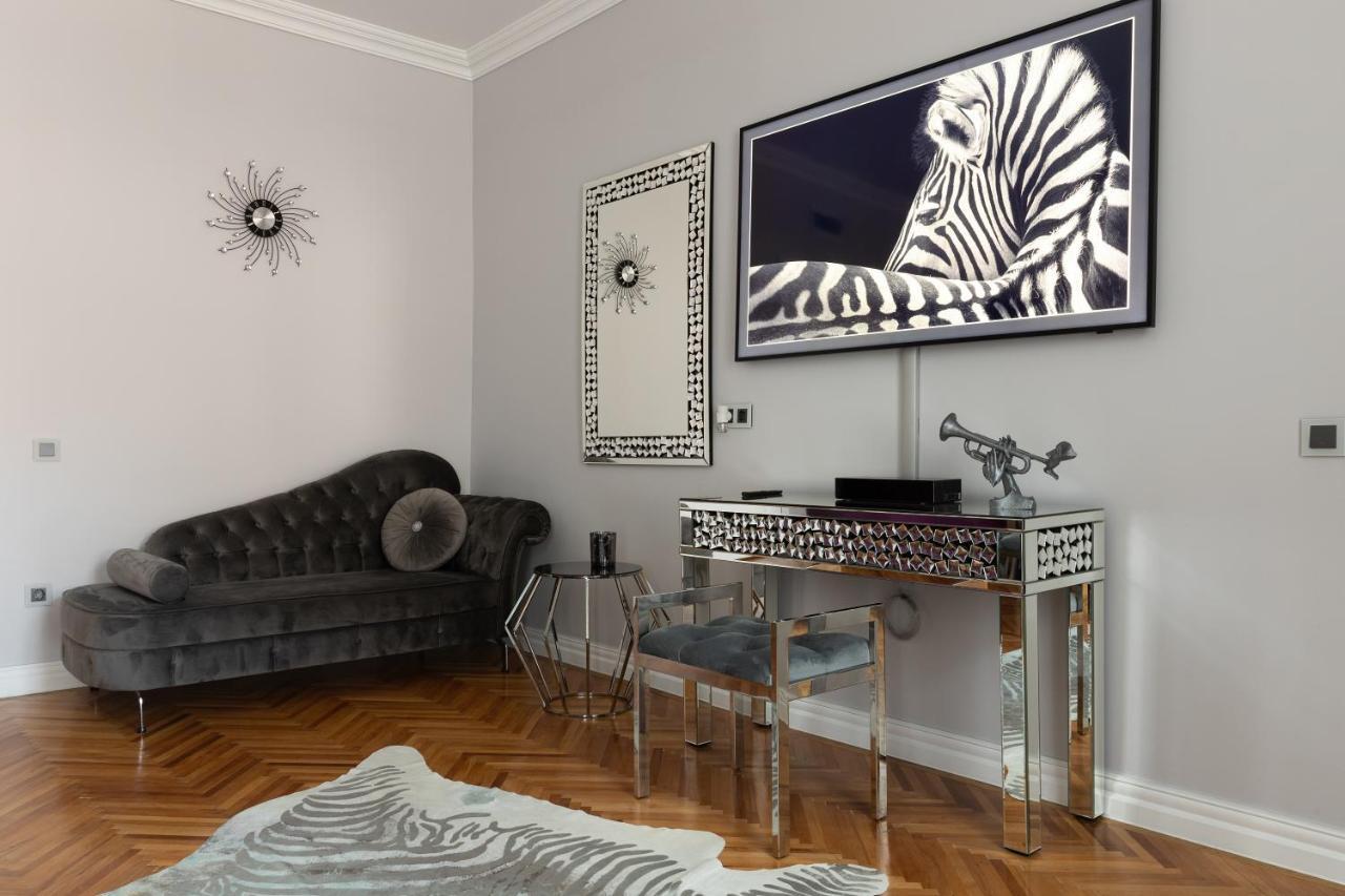 Fancy Flats Apartment Sibiu Bagian luar foto